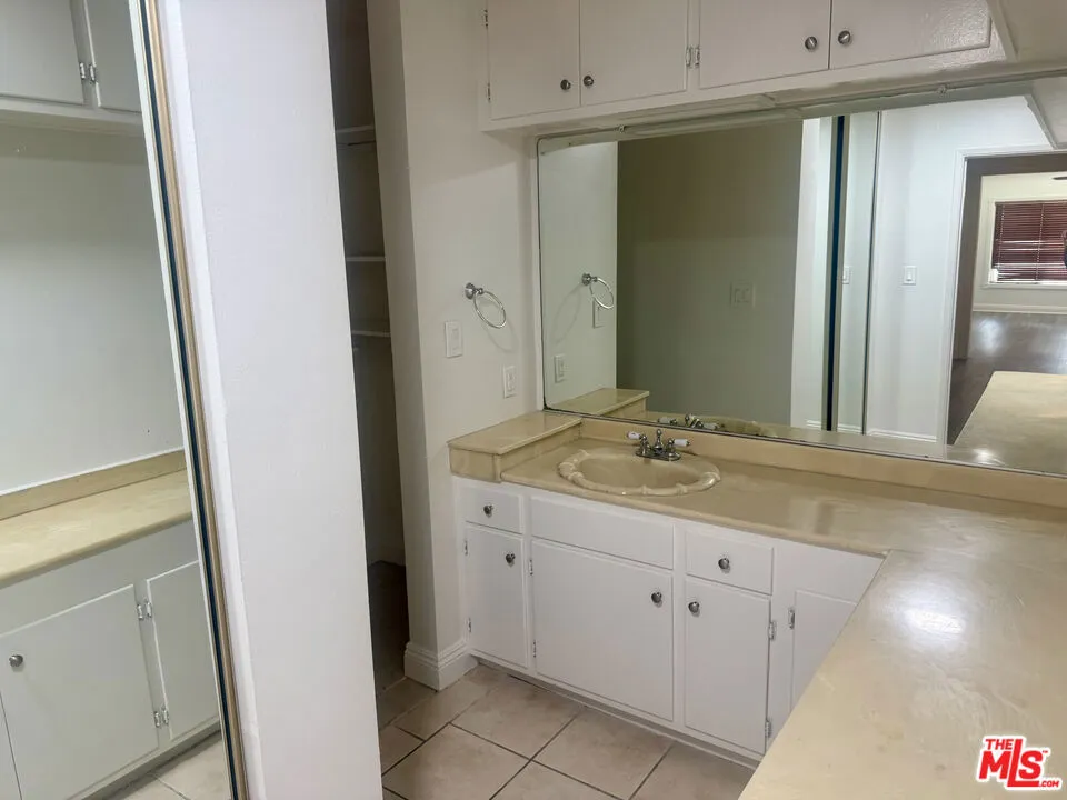 335 Cedar Avenue #415 Long Beach, CA 90802