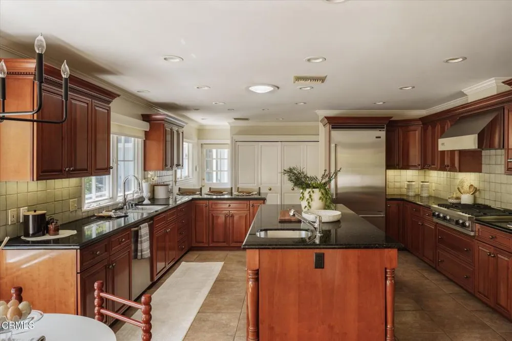 1650 Knollwood Drive Pasadena, CA 91103