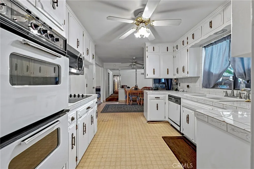 587 W Donna Drive Merced, CA 95348