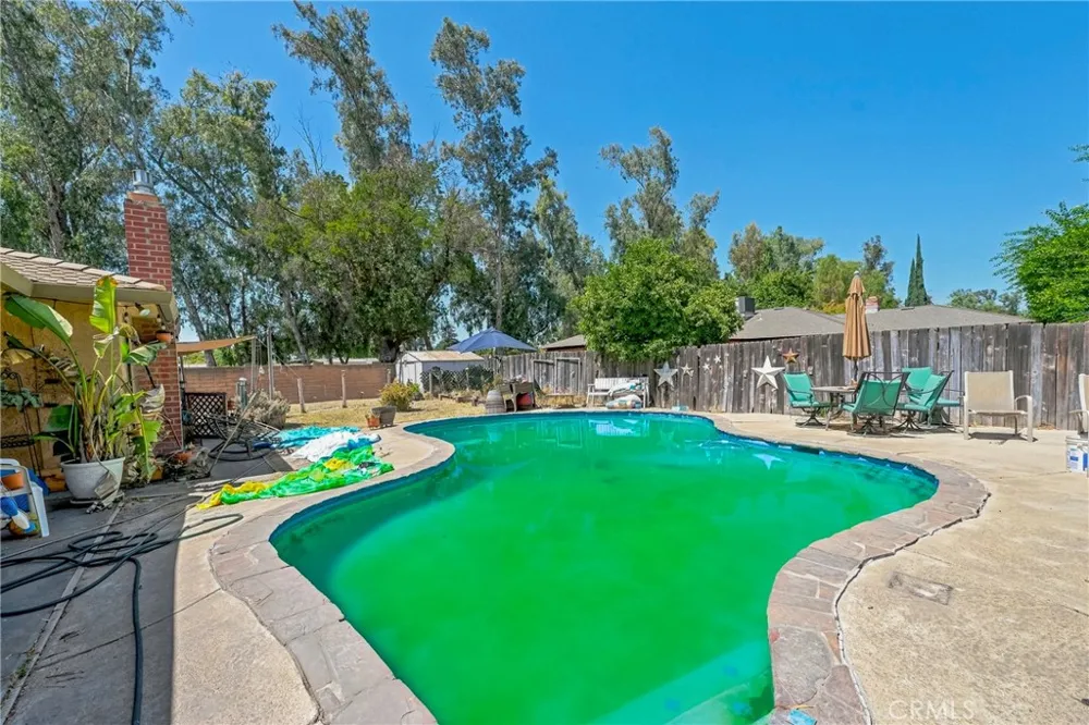 587 W Donna Drive Merced, CA 95348