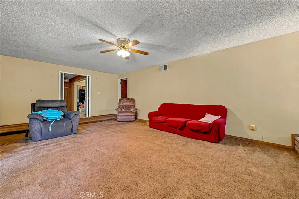 587 W Donna Drive Merced, CA 95348