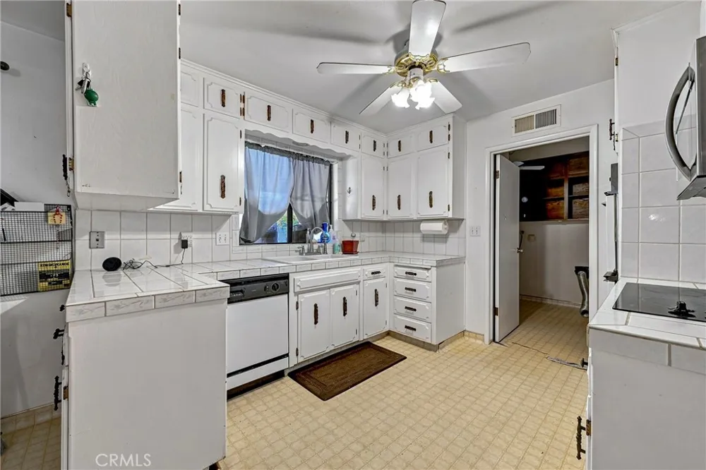 587 W Donna Drive Merced, CA 95348