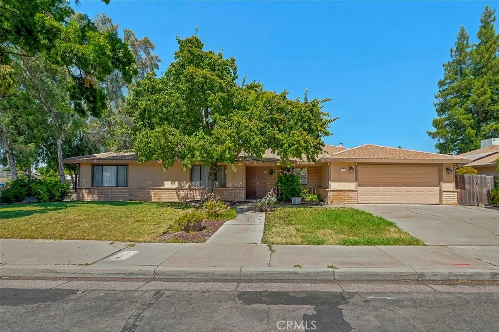 587 W Donna Drive Merced, CA 95348