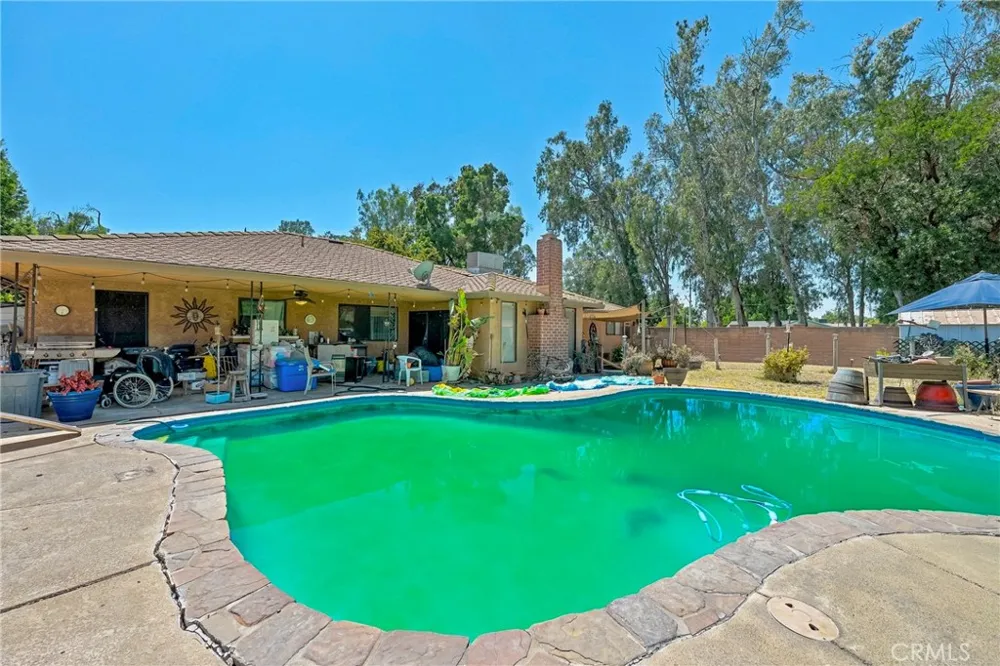 587 W Donna Drive Merced, CA 95348