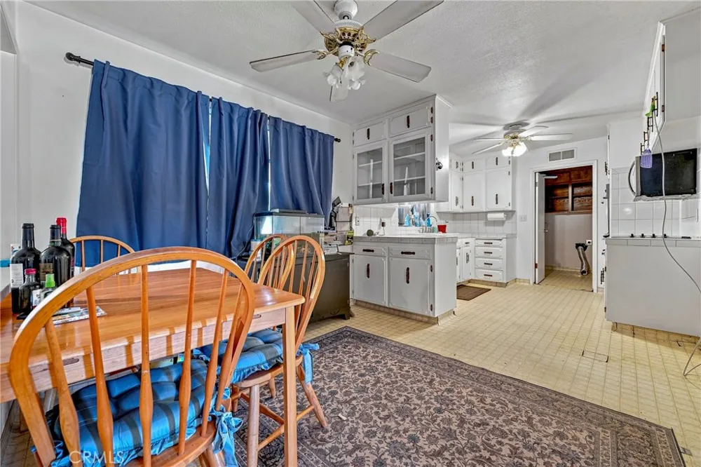 587 W Donna Drive Merced, CA 95348