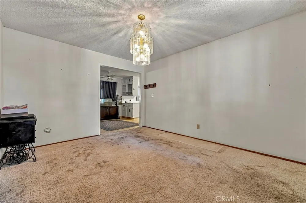 587 W Donna Drive Merced, CA 95348