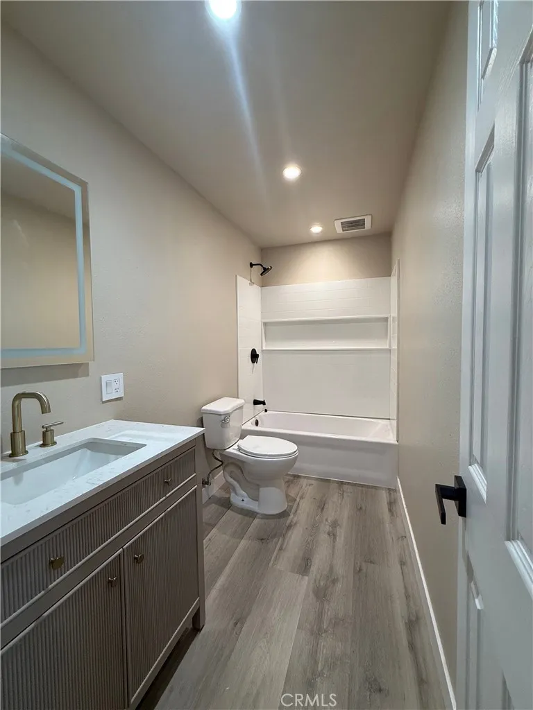 11306 Rosecrans #3 Norwalk, CA 90650