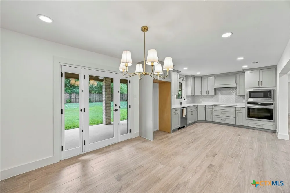 221 Montwood Seguin, TX 78155