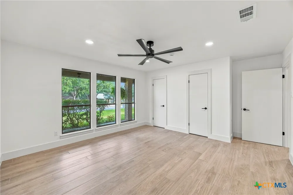 221 Montwood Seguin, TX 78155