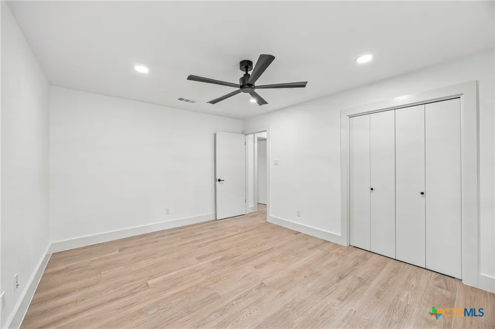 221 Montwood Seguin, TX 78155