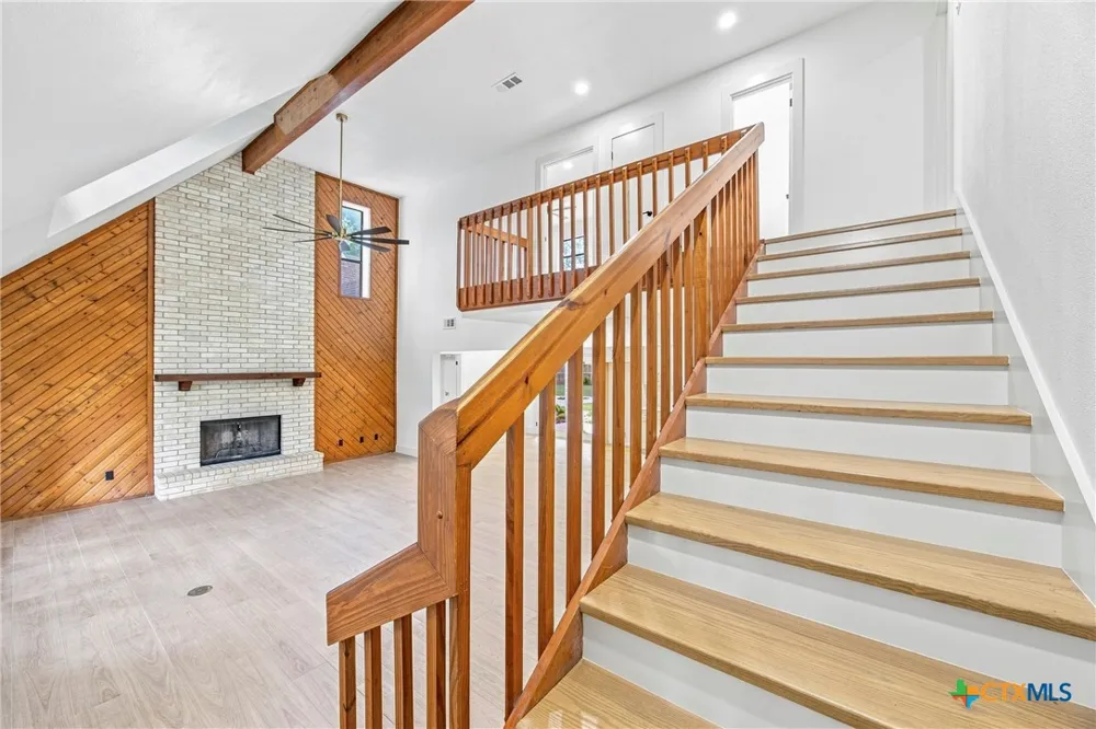 221 Montwood Seguin, TX 78155