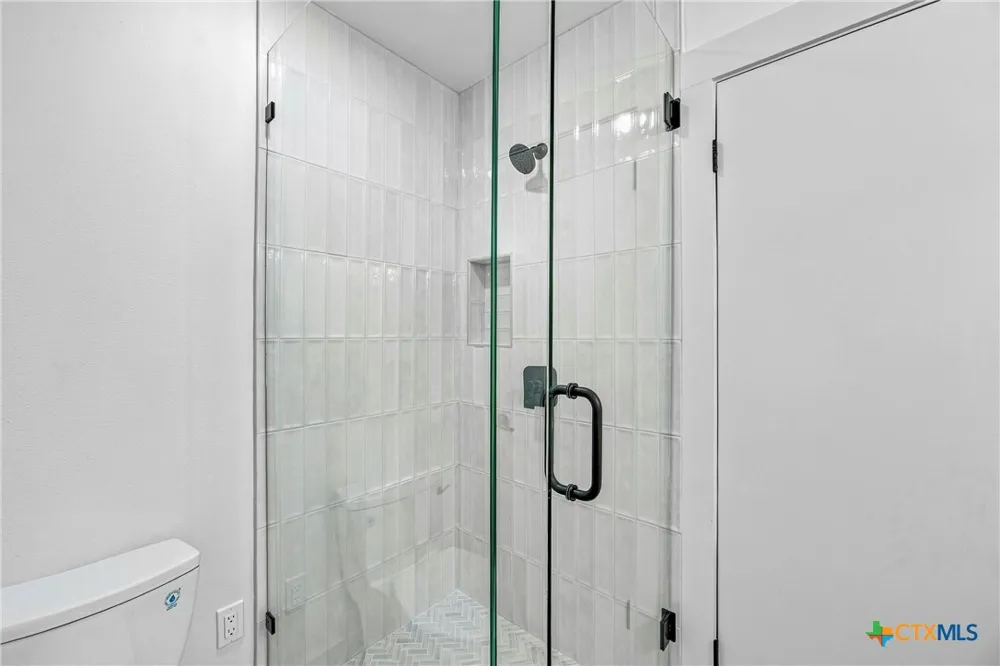 221 Montwood Seguin, TX 78155