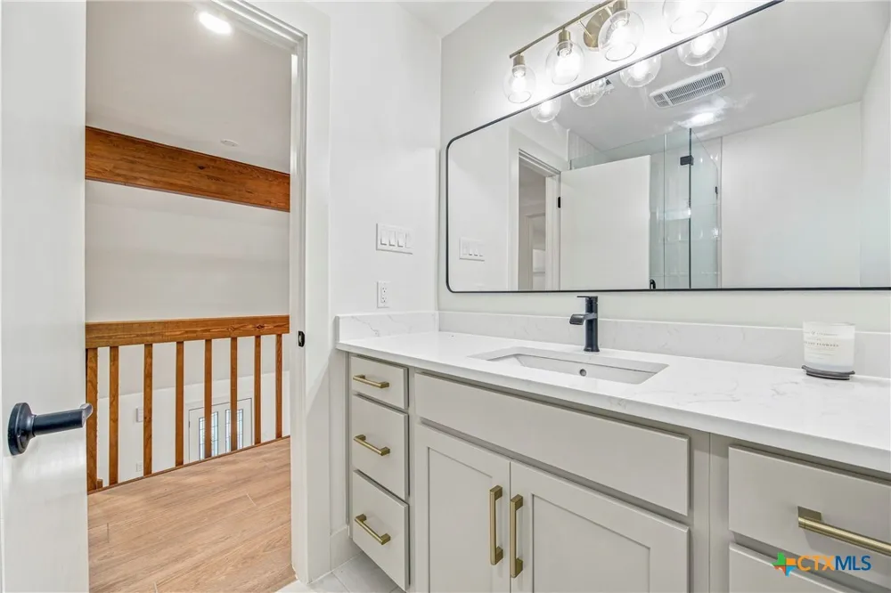 221 Montwood Seguin, TX 78155
