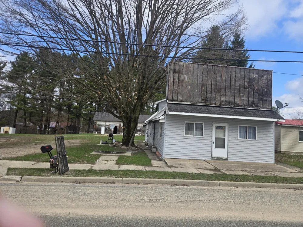 2582 E Michigan Street Free Soil, MI 49411