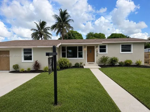 1115 W 51st Pl