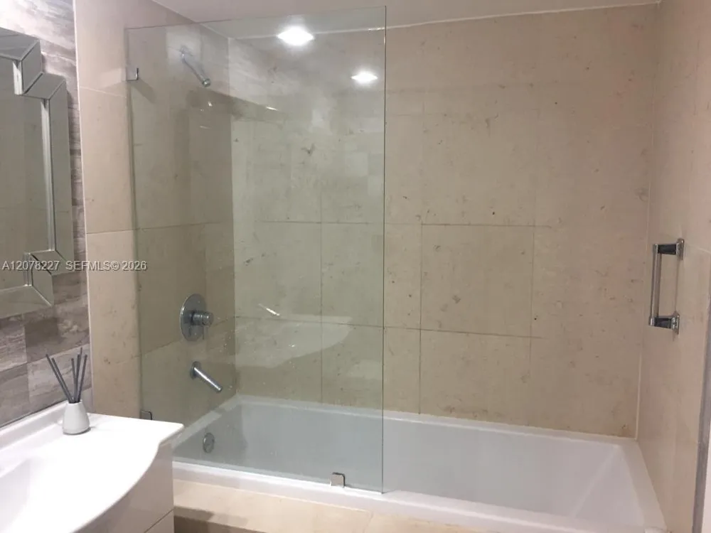 485 Brickell Ave #1811 Miami, FL 33131
