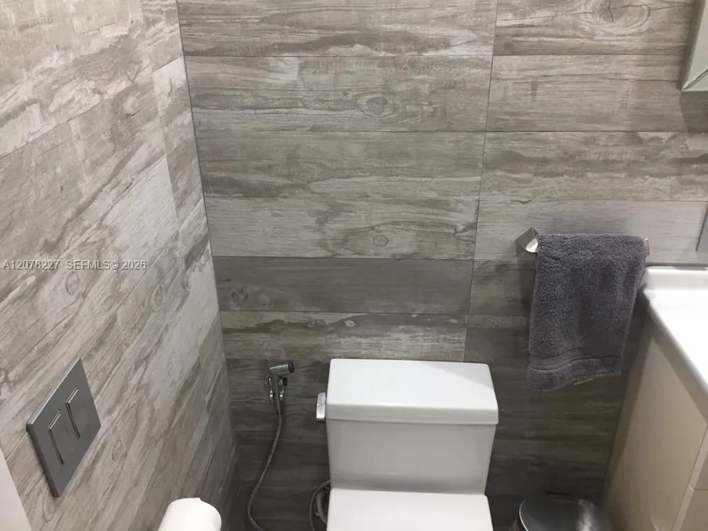 485 Brickell Ave #1811 Miami, FL 33131