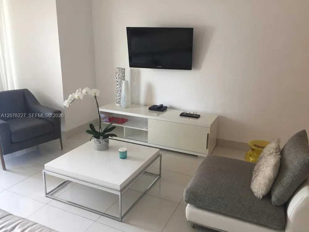 485 Brickell Ave #1811 Miami, FL 33131