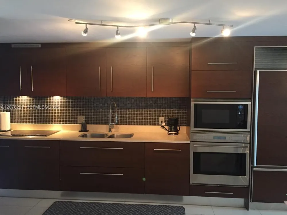 485 Brickell Ave #1811 Miami, FL 33131