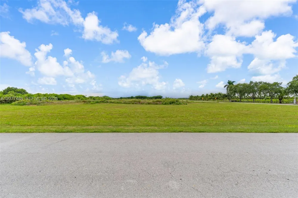 35250 SW 218 AVE Homestead, FL 33034