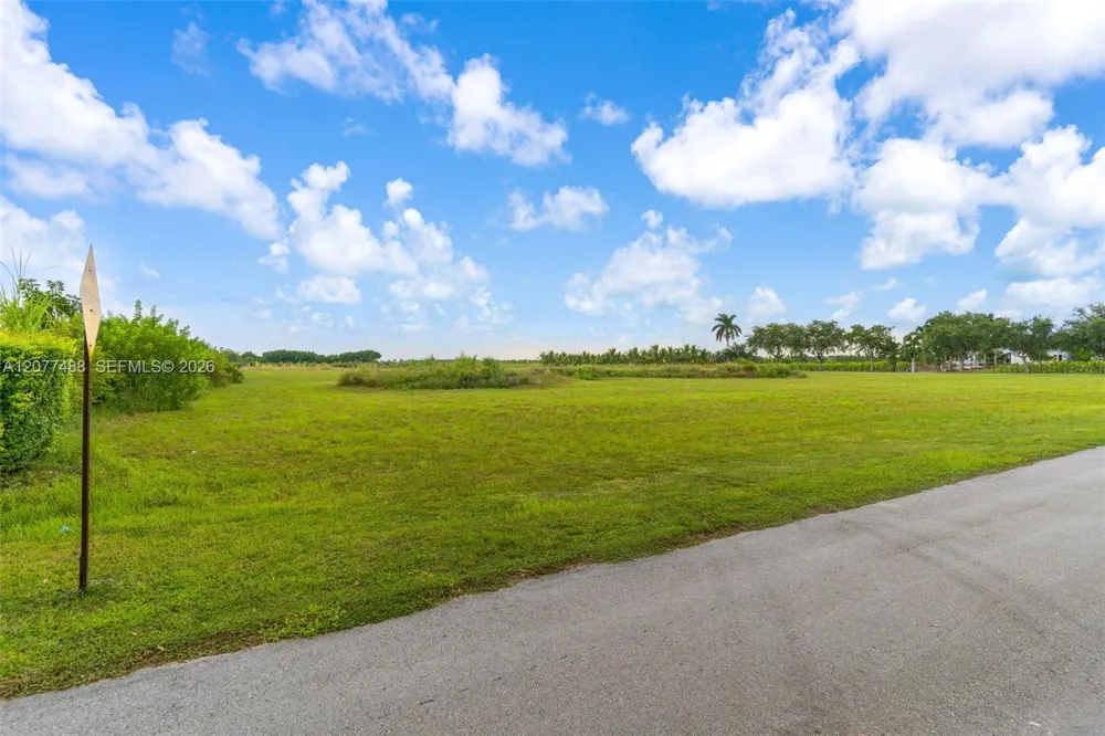 35250 SW 218 AVE Homestead, FL 33034