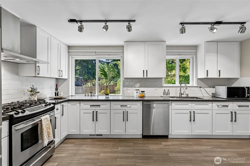 1853 200th Street Shoreline, WA 98133