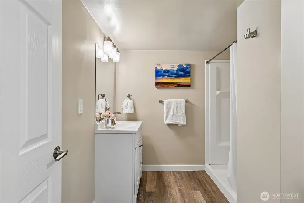 1853 200th Street Shoreline, WA 98133