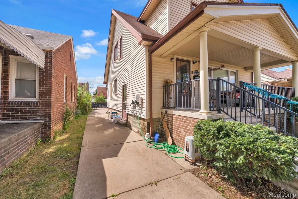 6633 Ternes Street Dearborn City, MI 48126