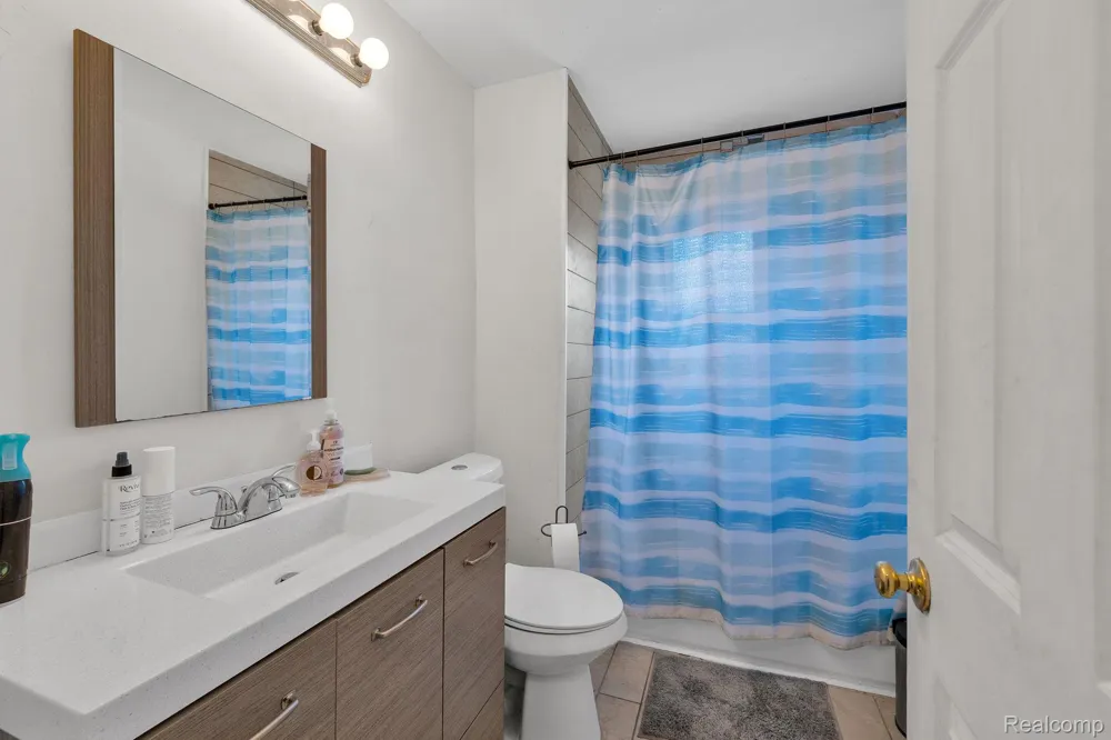 6633 Ternes Street Dearborn City, MI 48126