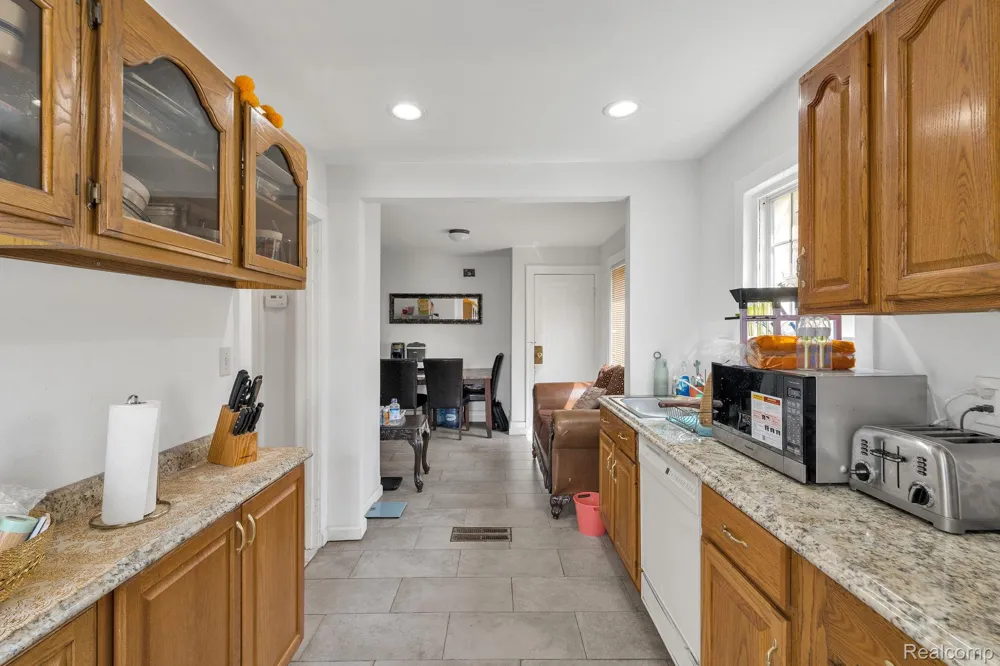 6633 Ternes Street Dearborn City, MI 48126