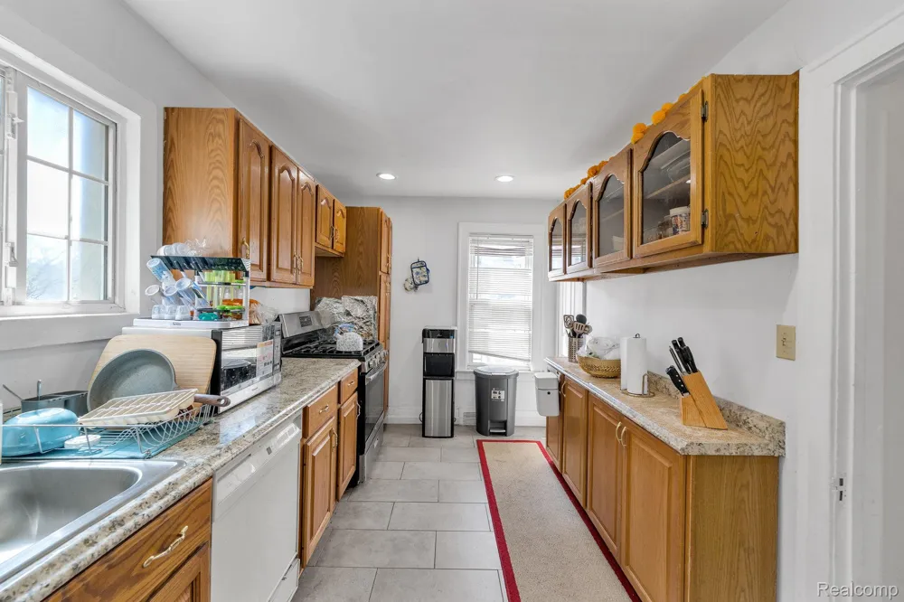 6633 Ternes Street Dearborn City, MI 48126