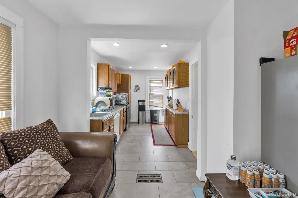 6633 Ternes Street Dearborn City, MI 48126