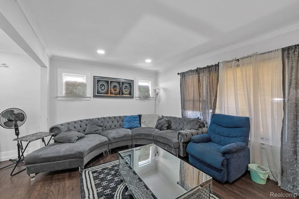 6633 Ternes Street Dearborn City, MI 48126