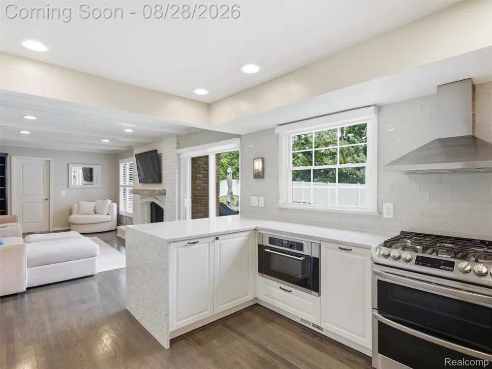 4130 Saddle Lane West Bloomfield Charter Township, MI 48322