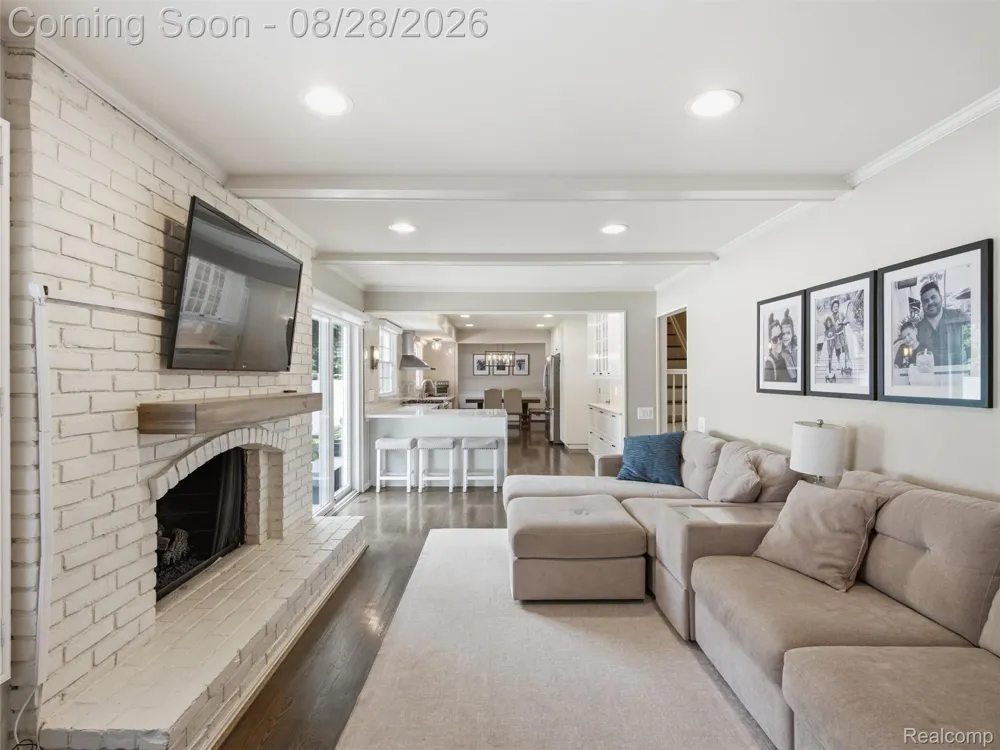 4130 Saddle Lane West Bloomfield Charter Township, MI 48322
