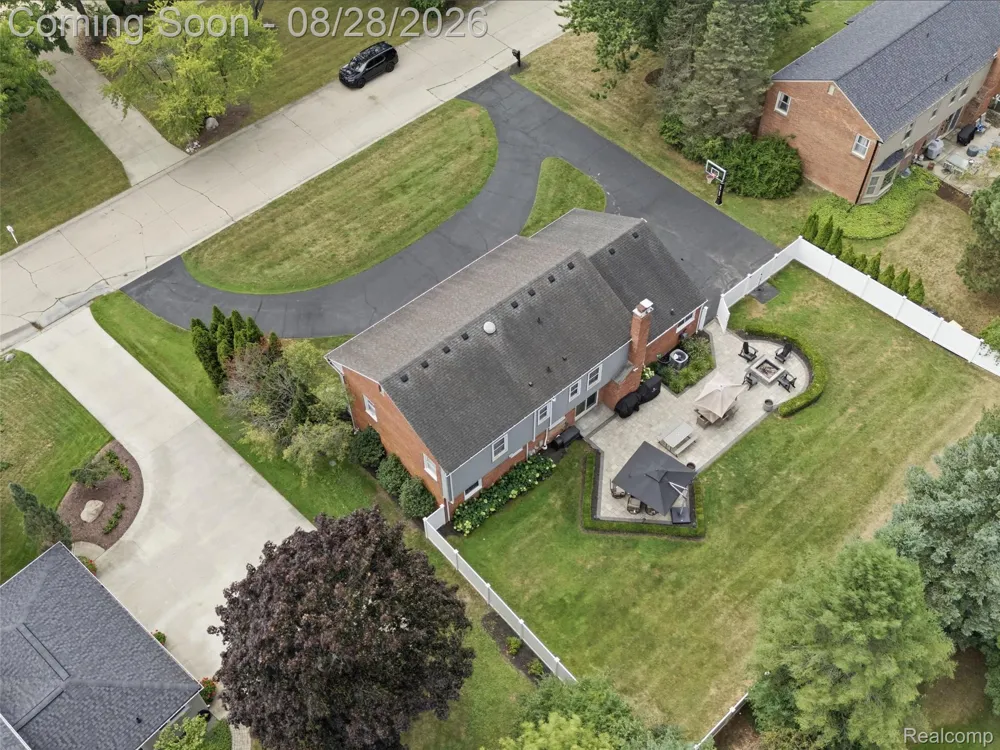 4130 Saddle Lane West Bloomfield Charter Township, MI 48322