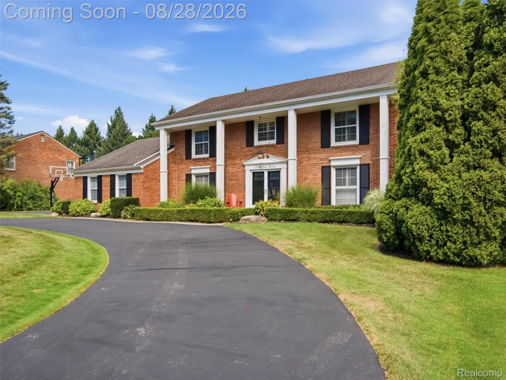4130 Saddle Lane West Bloomfield Charter Township, MI 48322