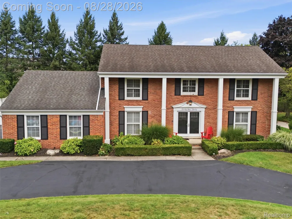 4130 Saddle Lane West Bloomfield Charter Township, MI 48322