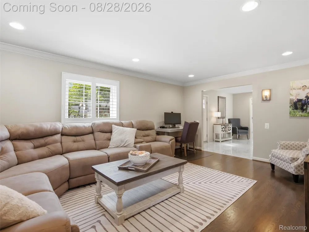 4130 Saddle Lane West Bloomfield Charter Township, MI 48322