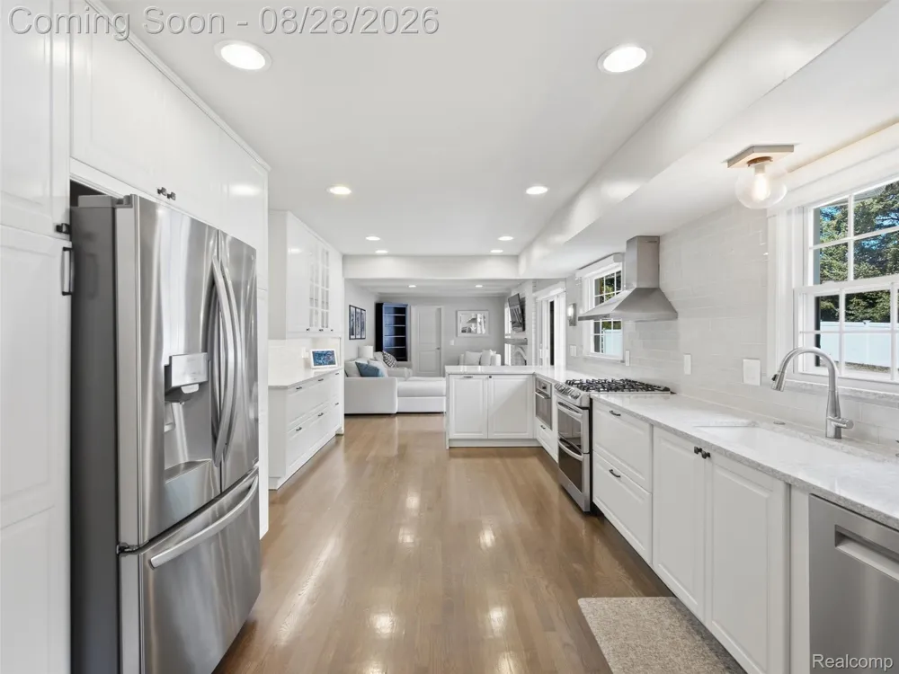 4130 Saddle Lane West Bloomfield Charter Township, MI 48322