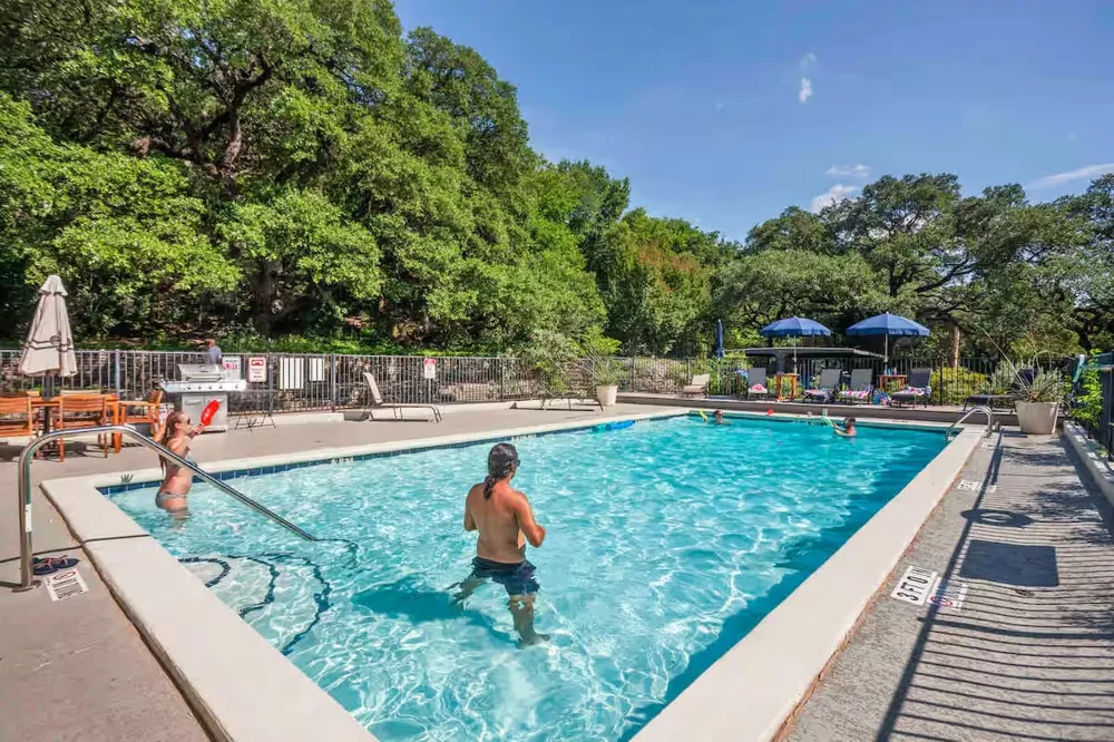 835 E Oltorf Street Austin, TX 78704