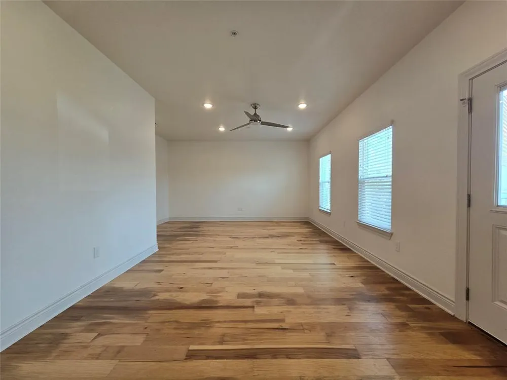 2105 Tiger Trail Trail #403 Round Rock, TX 78665