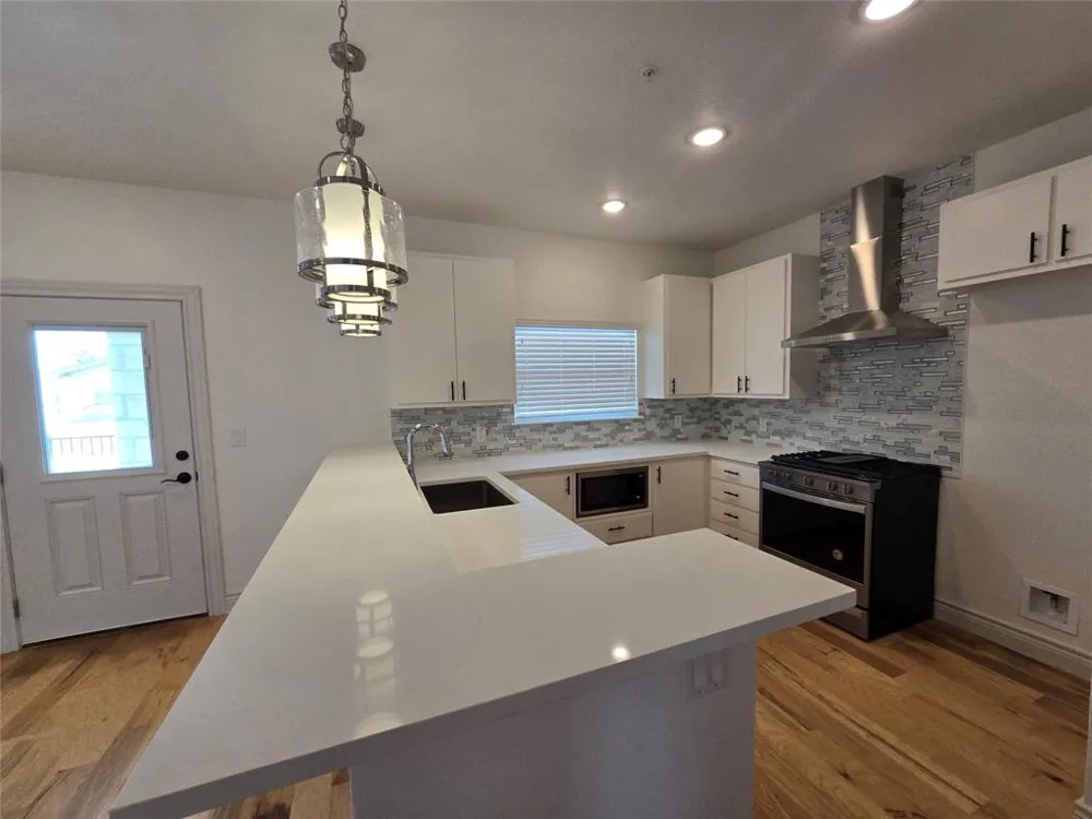 2105 Tiger Trail Trail #403 Round Rock, TX 78665
