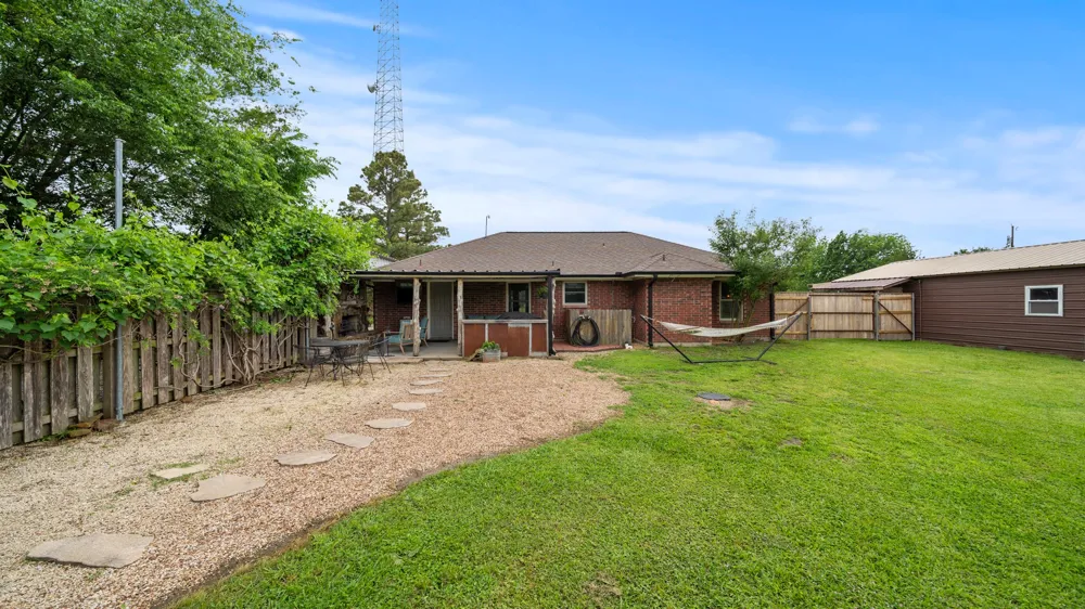 111 Vz County Road 3433 Wills Point, TX 75169