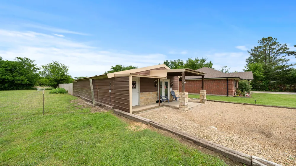 111 Vz County Road 3433 Wills Point, TX 75169
