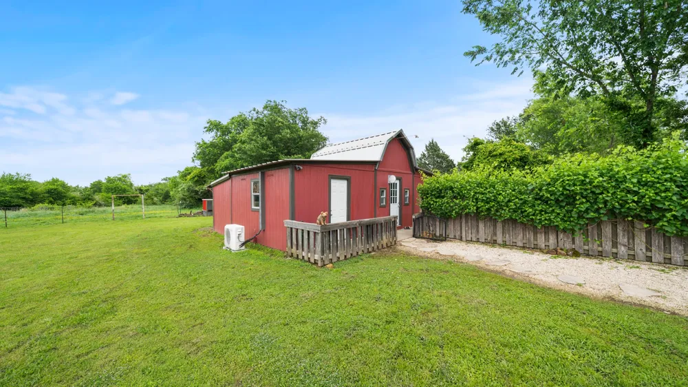 111 Vz County Road 3433 Wills Point, TX 75169