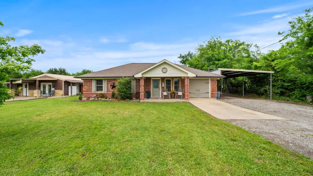 111 Vz County Road 3433 Wills Point, TX 75169