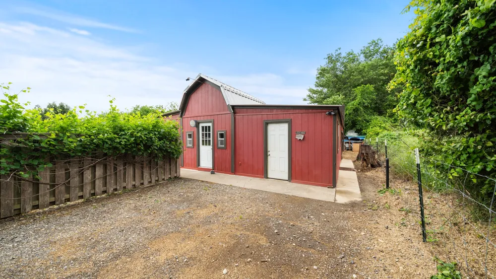 111 Vz County Road 3433 Wills Point, TX 75169