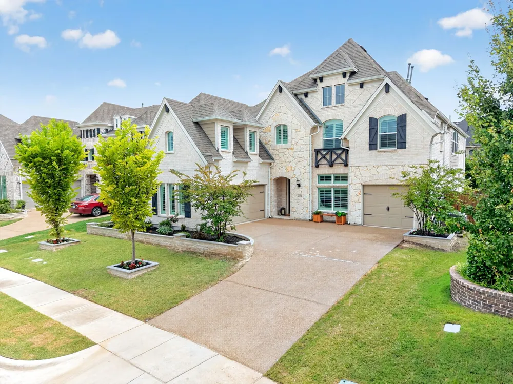 208 Lenten Rose Drive Wylie, TX 75098