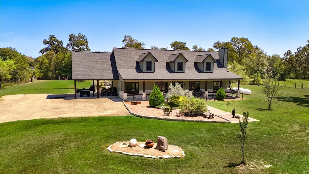 22313 Chapman Rd Hempstead, TX 77445